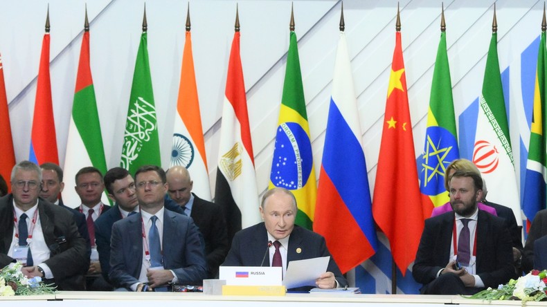 Lors du sommet des BRICS à Kazan, Vladimir Poutine a souligné le potentiel économique et politique de l’association, en appelant à approfondir l'intégration financière et en évoquant l’intérêt croissant d’autres pays à rejoindre le groupe.