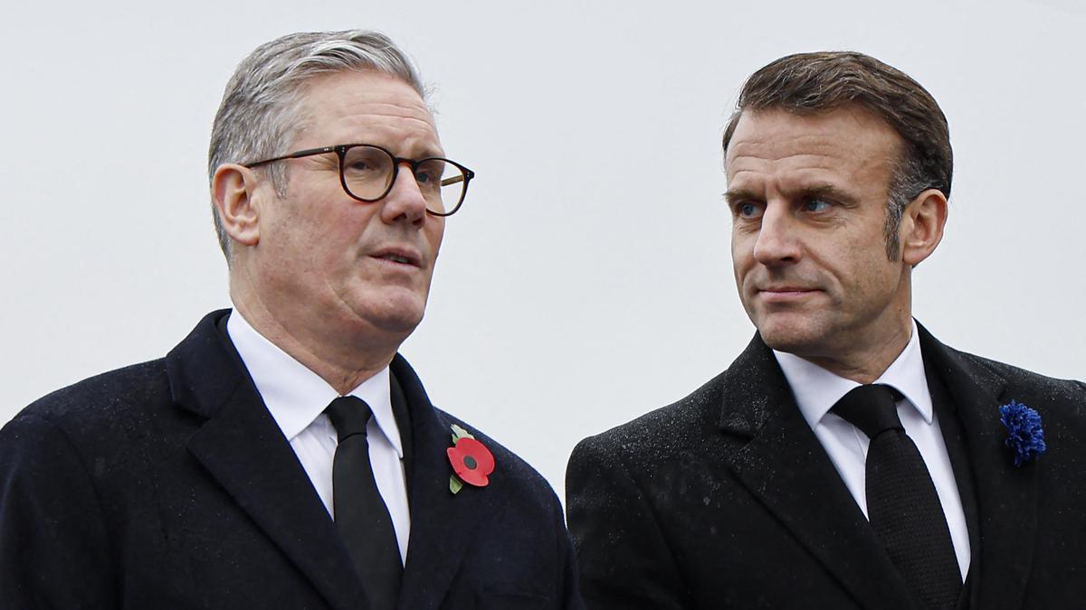 Ce lundi, Emmanuel #Macron et le Premier ministre britannique ont commémoré sur les Champs-Élysées le 106e anniversaire de l'Armistice de 1918. Les deux dirigeants ont également célébré le 120e anniversaire de l'Entente cordiale entre #Paris et #Londres signée le 8 avril 1904 pour aplanir les différends coloniaux entre ennemis héréditaires. Ils ont aussi évoqué de nombreux dossiers internationaux. Le point avec notre correspondante à Paris, Nadège Abderrazak. RT en français (https://t.me/RTenfrancais)